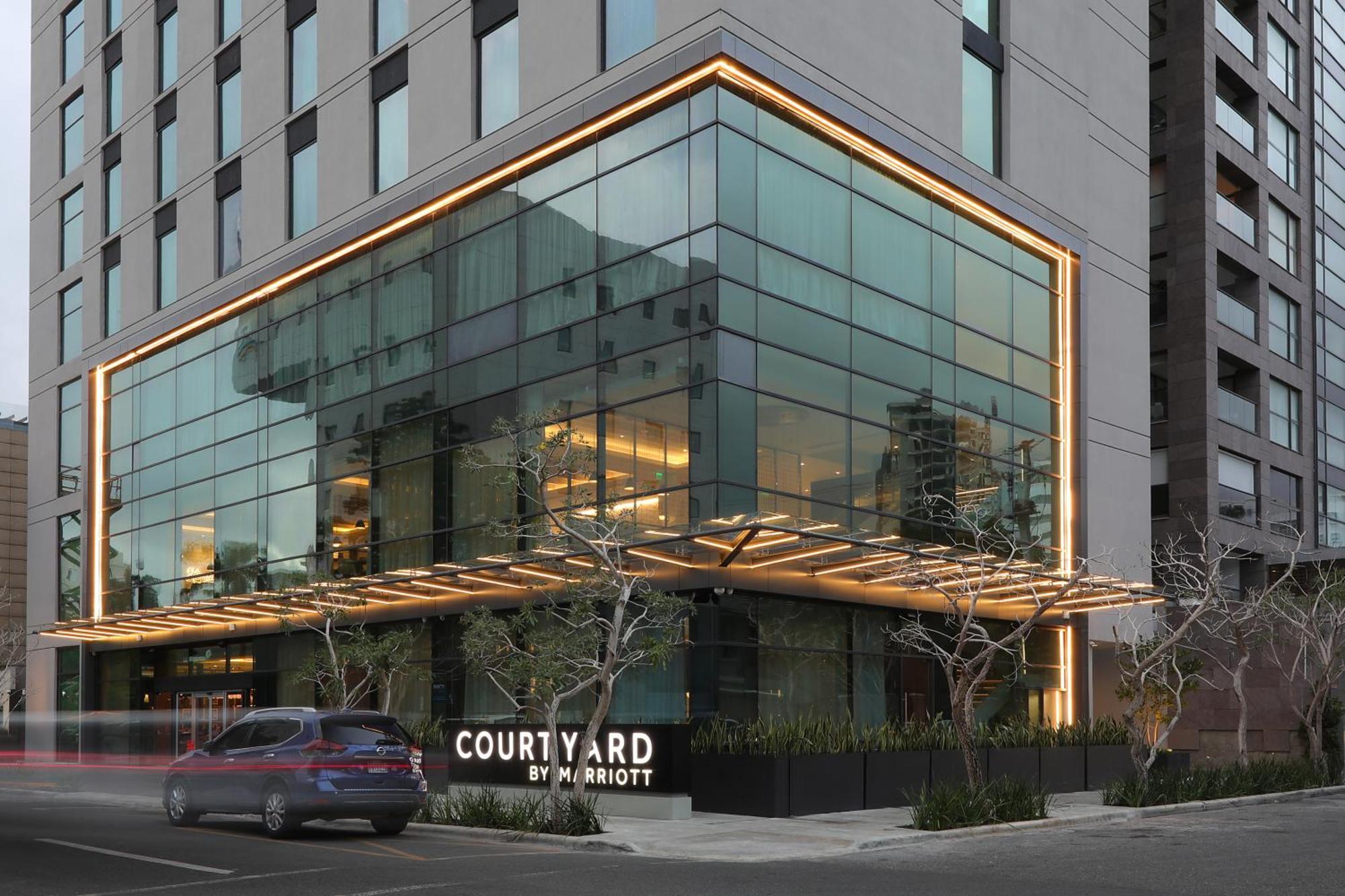 Courtyard By Marriott Santo Domingo Piantini Hotel Exterior photo
