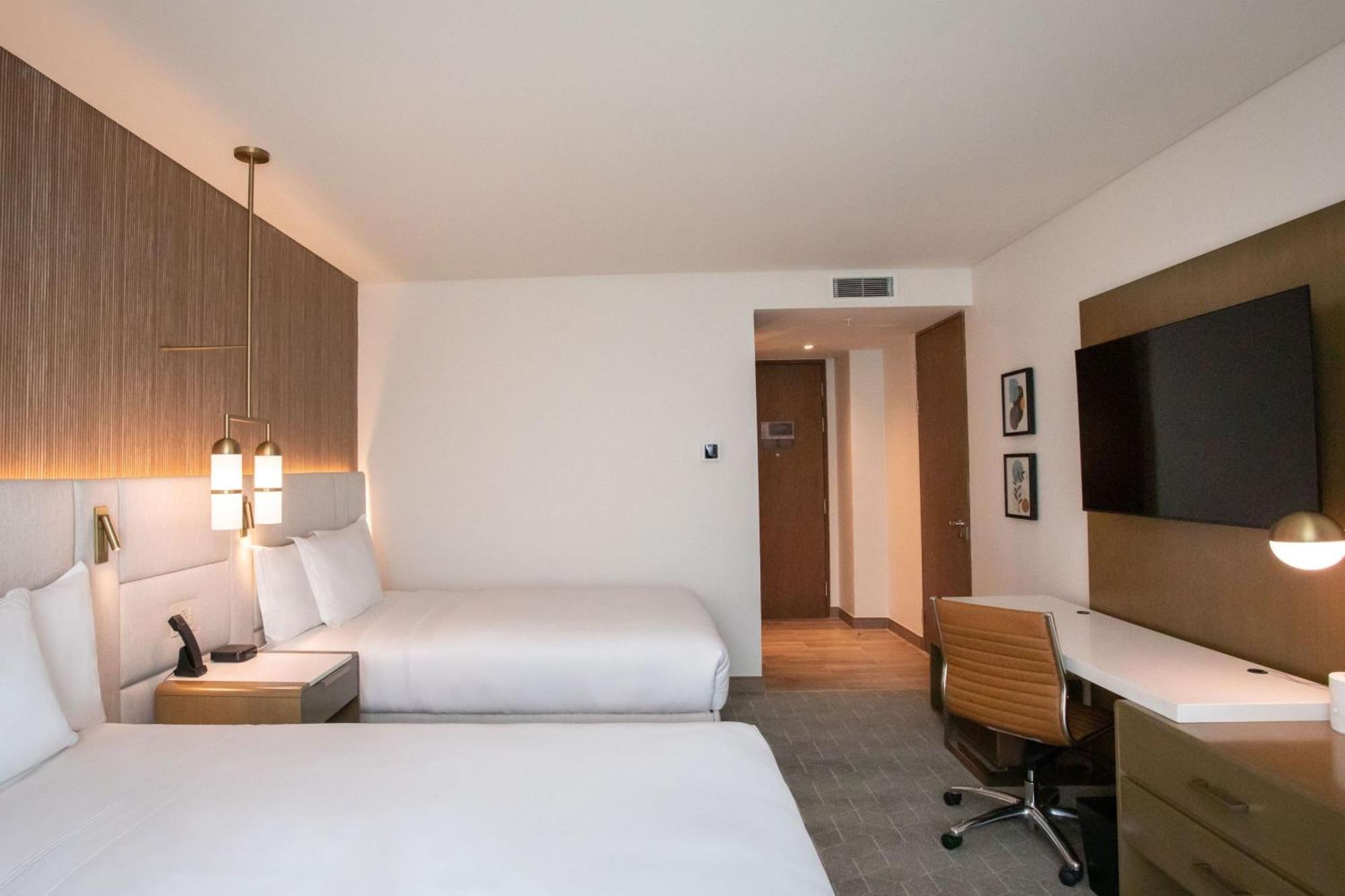 Courtyard By Marriott Santo Domingo Piantini Hotel Exterior photo